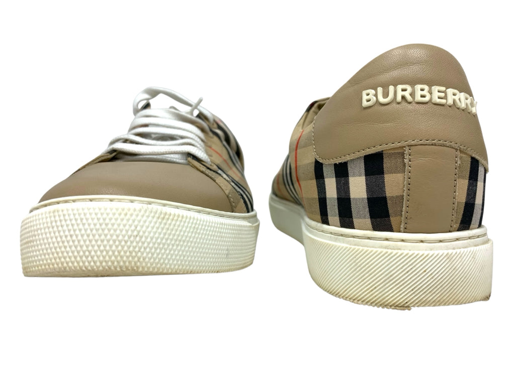 BURBERRY  9.5 SNEAKERS W