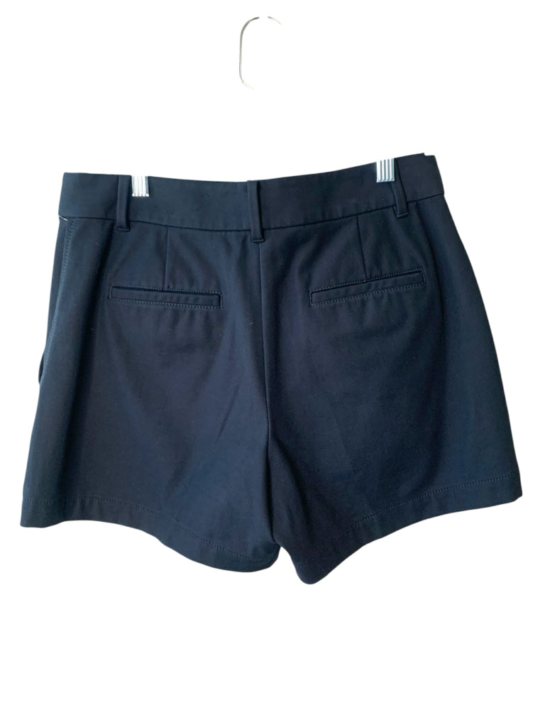 ANN TAYLOR  4 SHORT W