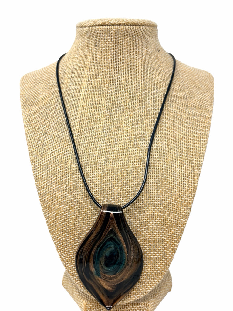NECKLACE W