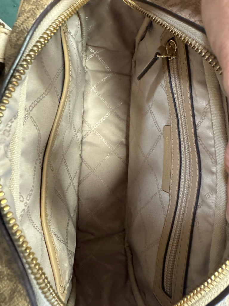MICHAEL KORS Size medium HAND BAG