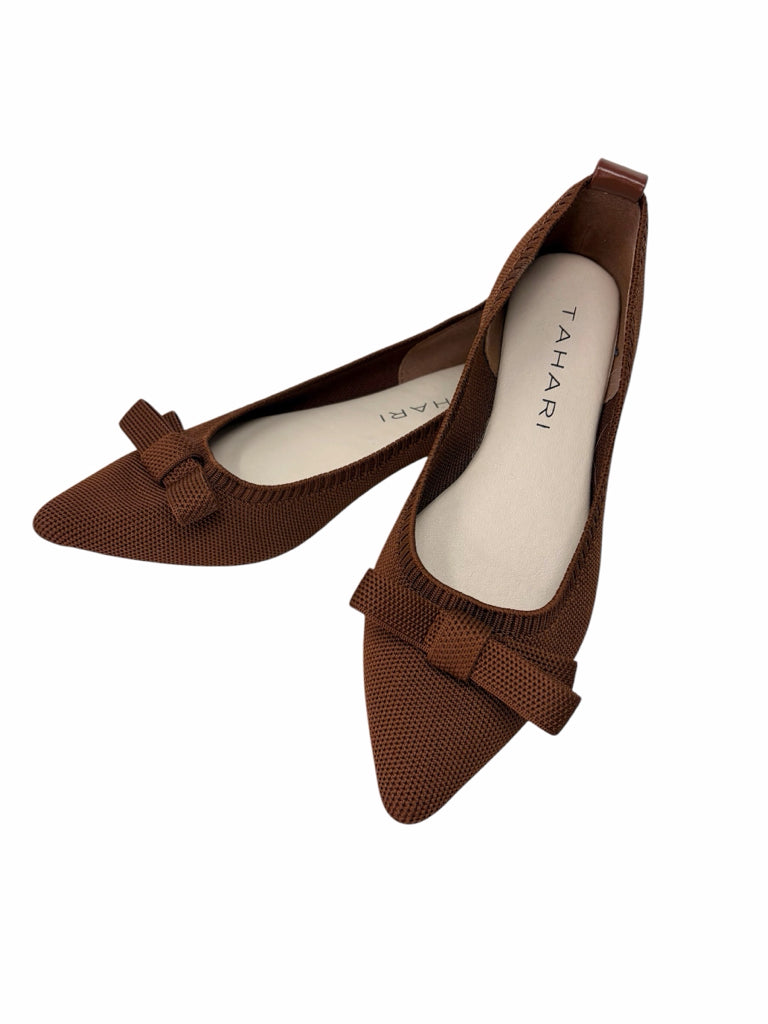 TAHARI Size 6.5 FLAT W