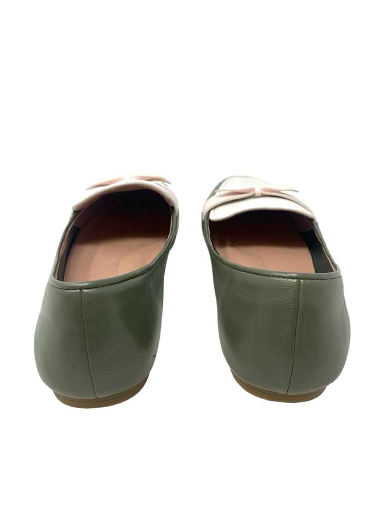 COLE HAAN  9.5 LOAFER W