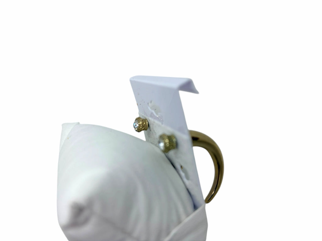 Size PIERCED EARRINGS