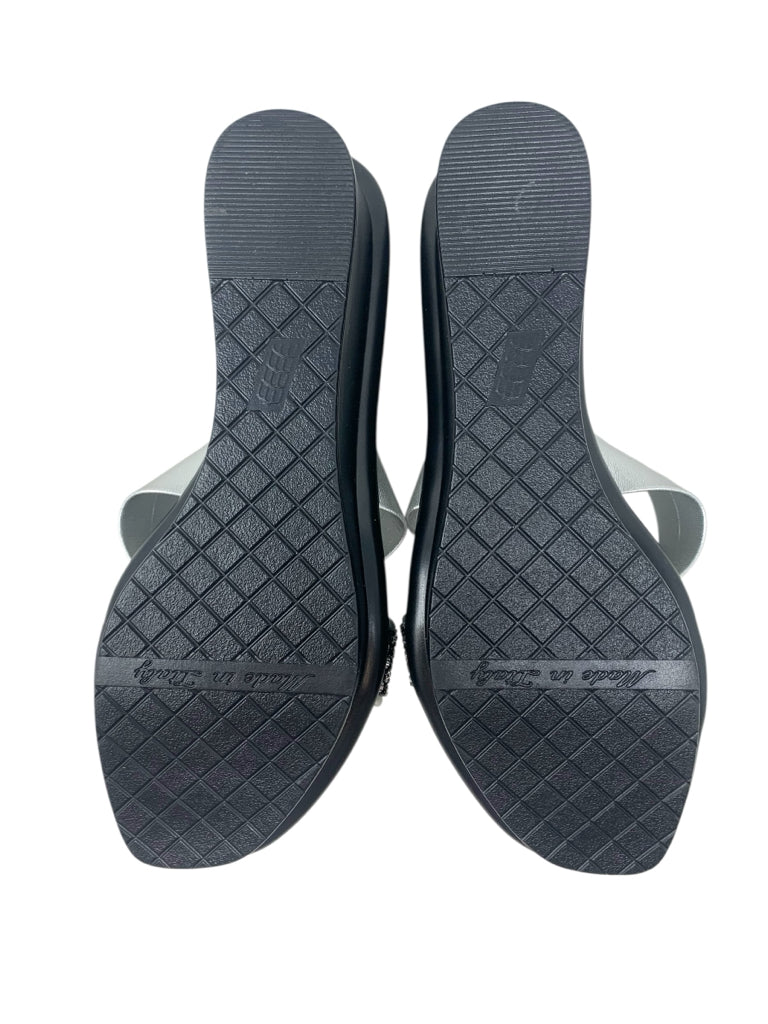 ITALIAN SHOEMAKERS  8 WEDGE W