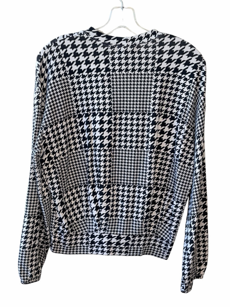 MONROW Size small TOP W