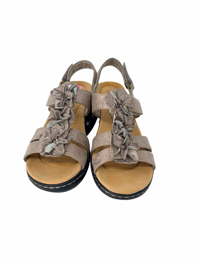 CLARKS Size 9 SANDALS W
