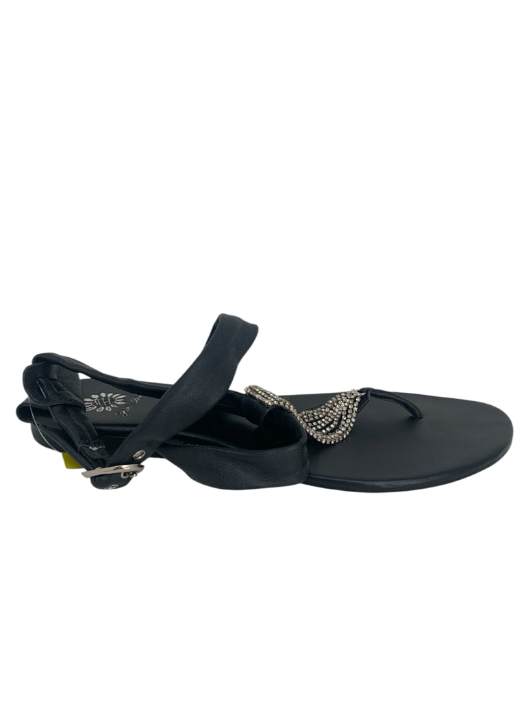 YELLOW BOX  10 SANDALS W