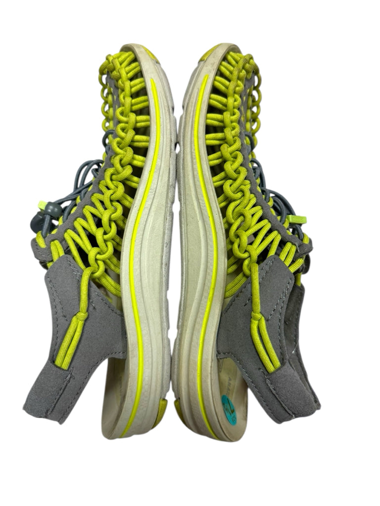 KEEN  7.5 WATERSHOES