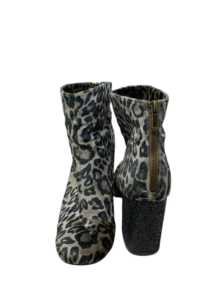 NOT RATED  10 BOOTS W