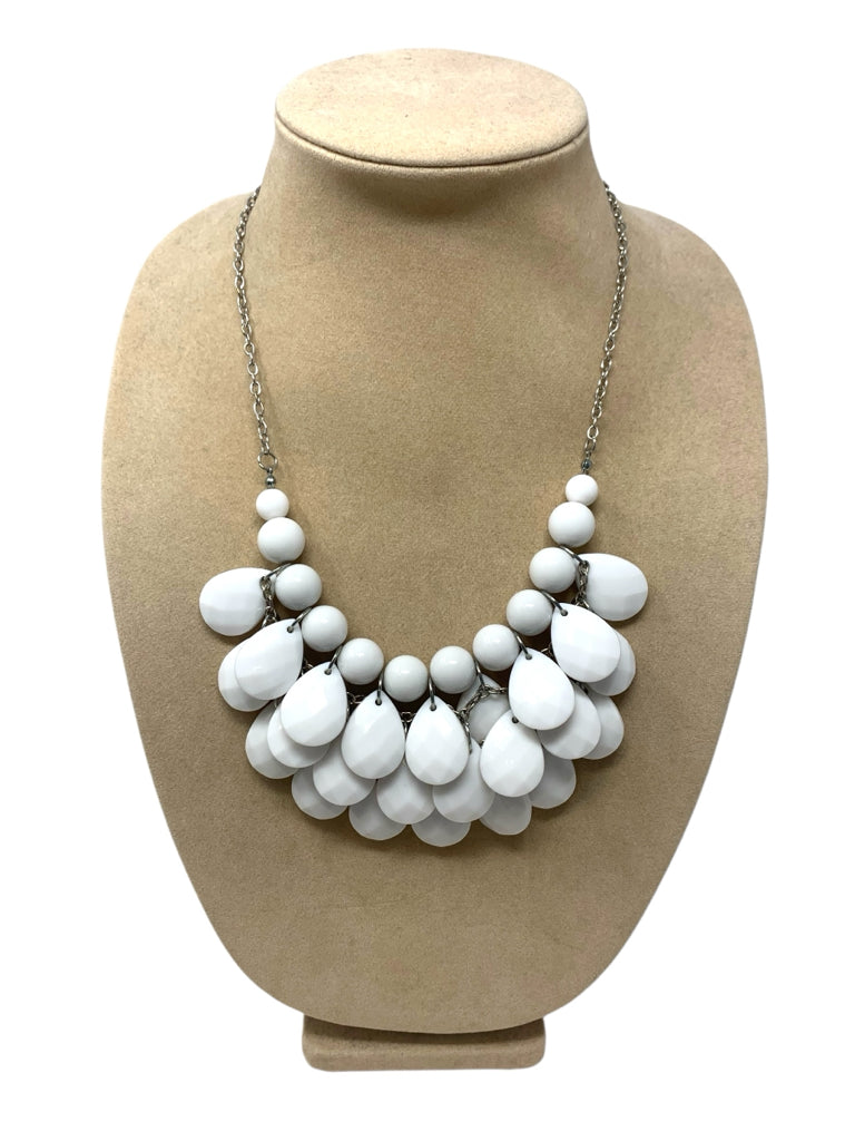 NECKLACE W
