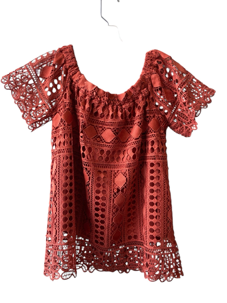 MAURICES Size small TOP  W