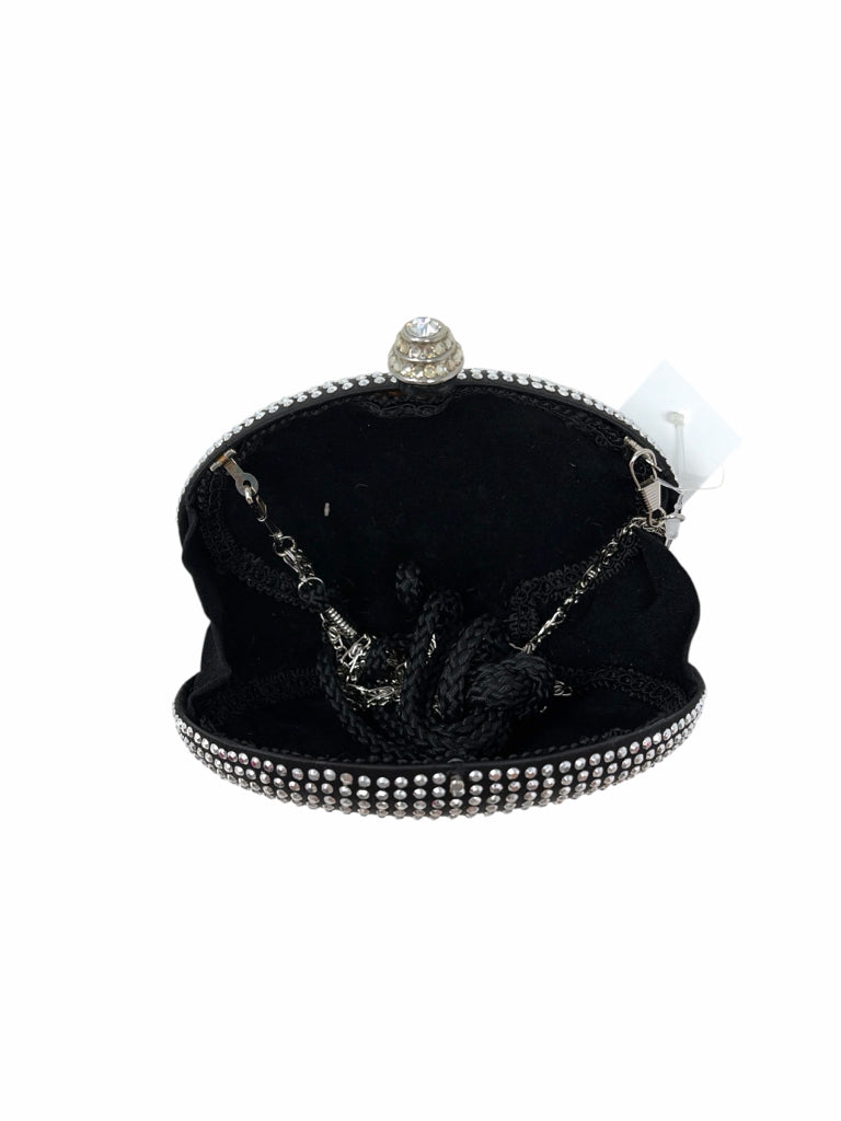 MAGID Size NEW! CLUTCH BAG