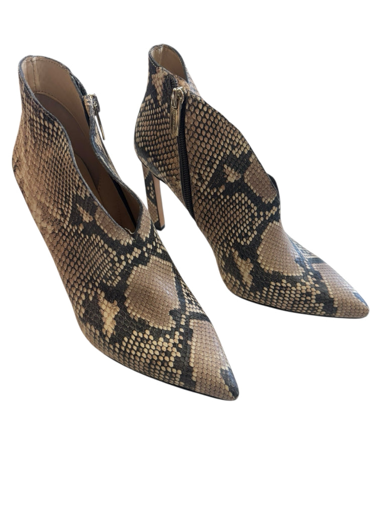 VINCE CAMUTO  7.5 HEEL W