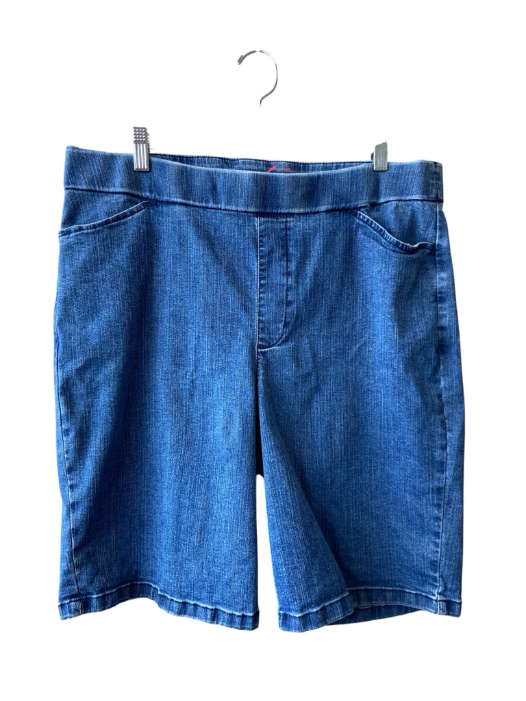 CHIC Size 16 SHORT W