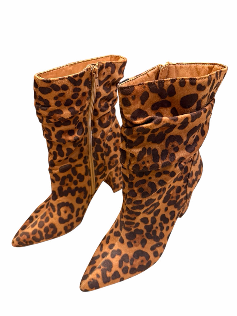 OLIVIA FERRAGAMO Size 10 BOOT W
