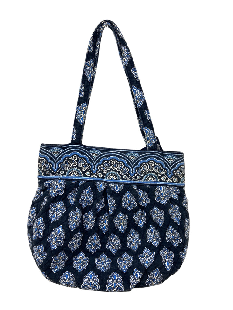 VERA BRADLEY Size medium PURSE W
