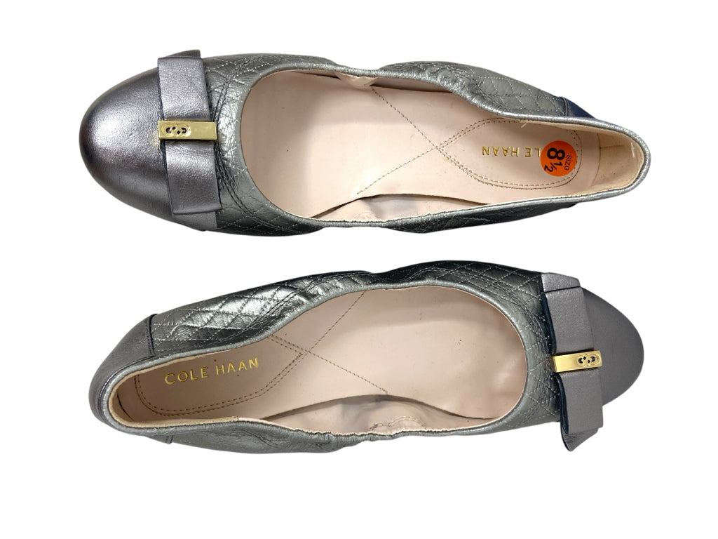 COLE HAAN Size 8.5 FLAT W