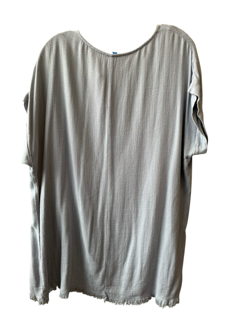 UMGEE Size medium TOP W