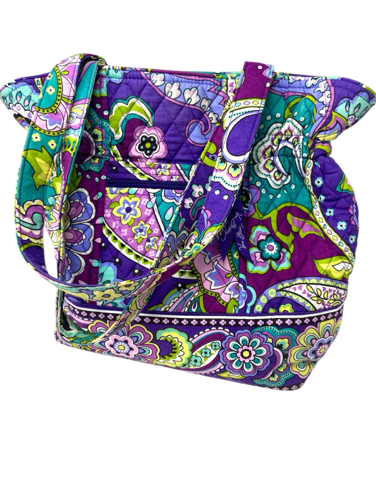 VERA BRADLEY Size medium PURSE W
