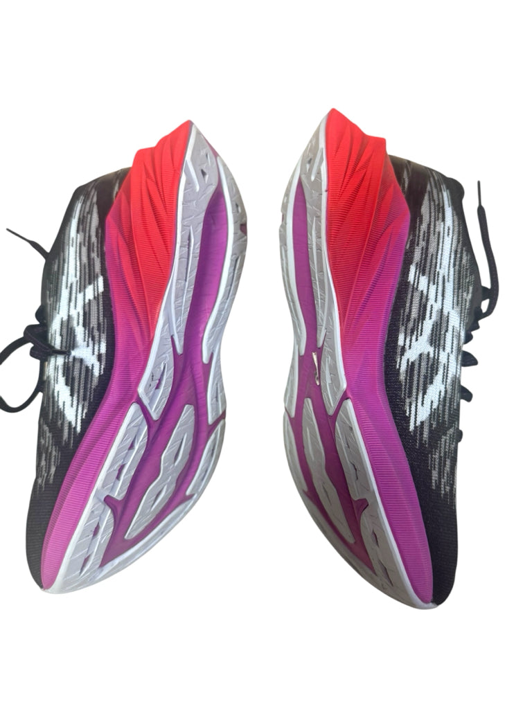 ASICS Size 7.5 SNEAKERS W