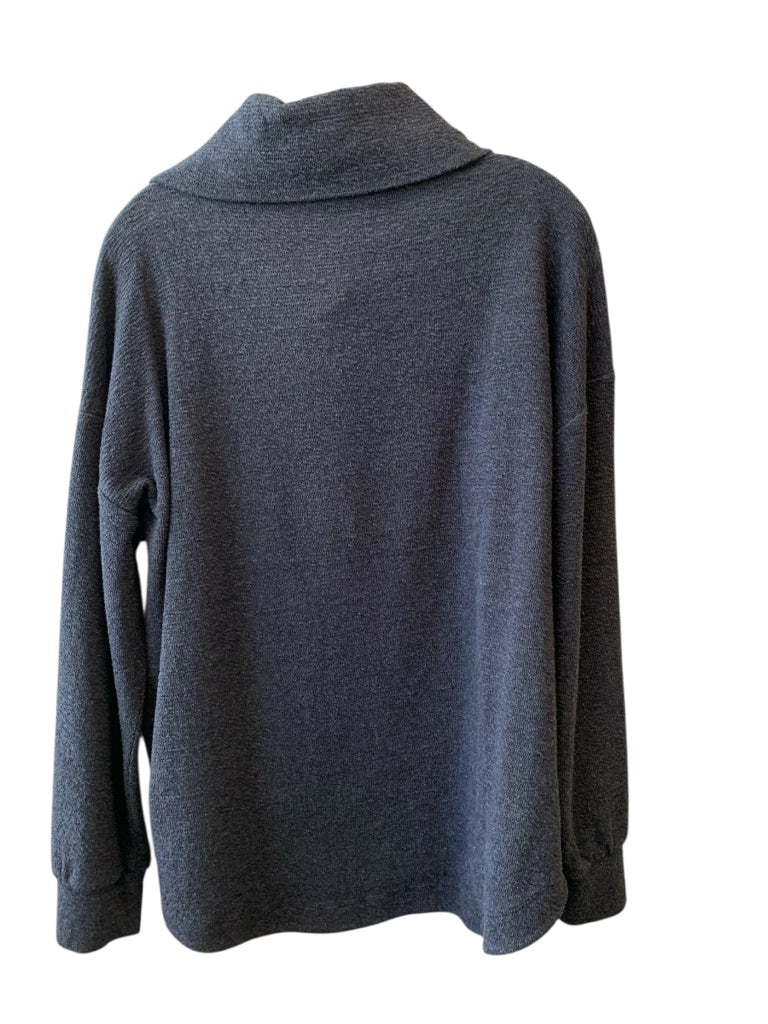 LOU GREY  large SWT SHRT W