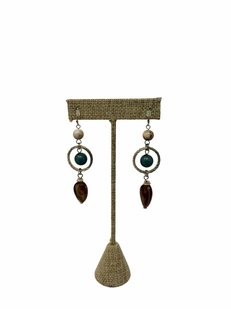 Size PIERCED EARRINGS