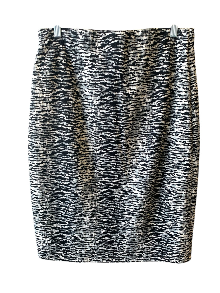 BOUTIQUE ESSENTIALS  medium SKIRT W