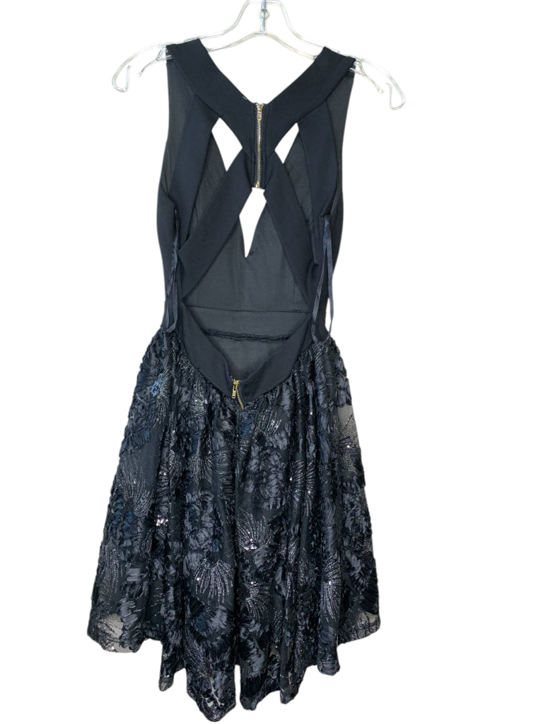 TRAC  small DRESS W