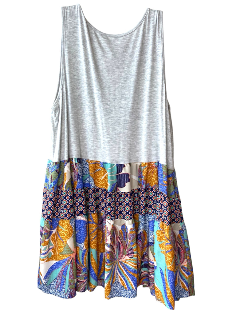 EASEL Size large TUNIC