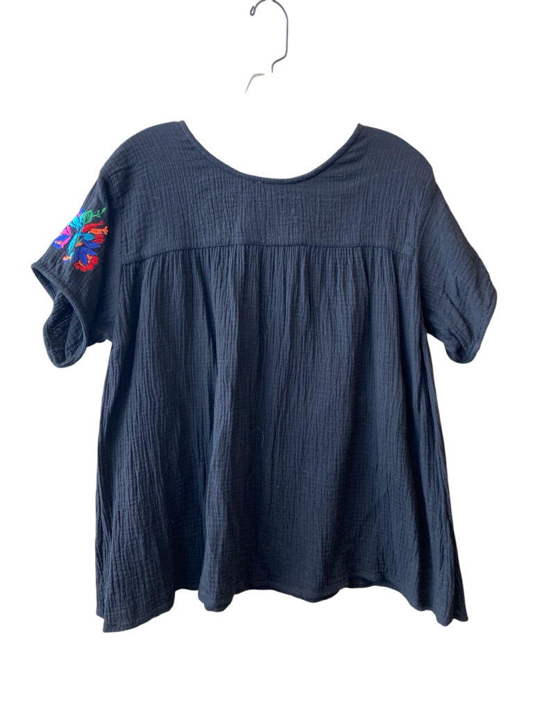 SEE & BE SEEN Size small TOP  W