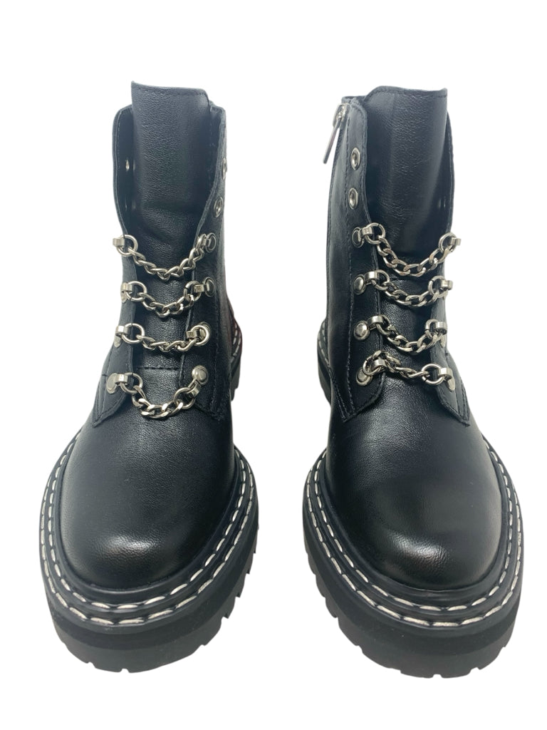 VINCE CAMUTO  6 BOOT W