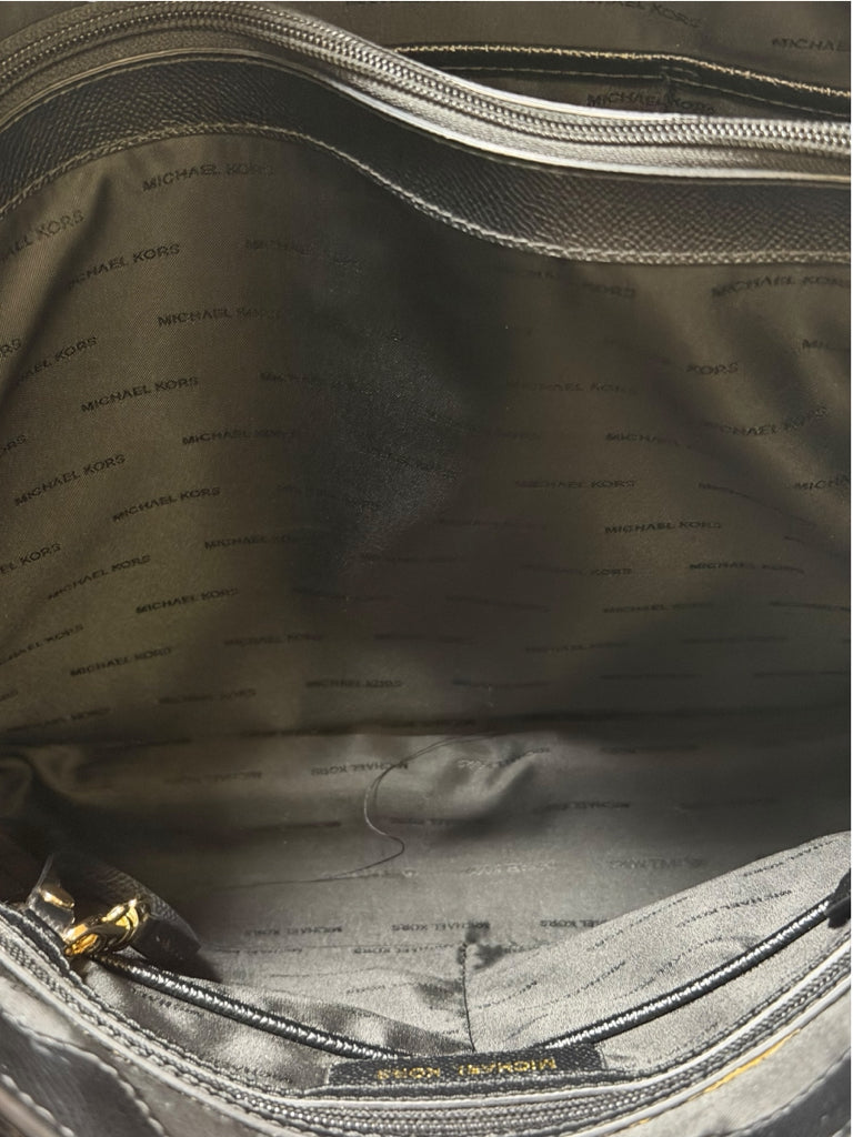 MICHAEL KORS Size m/L PURSE W