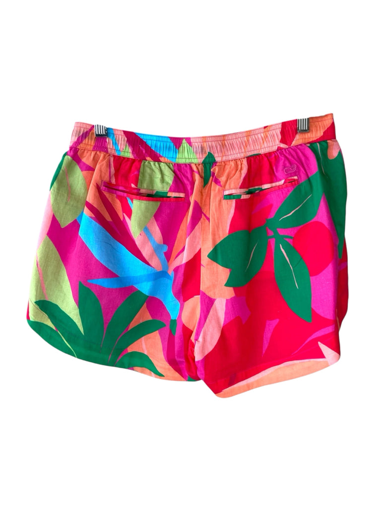 VINEYARD VINES Size medium SHORT W