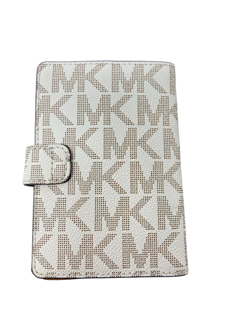 MICHAEL KORS Size medium CASE