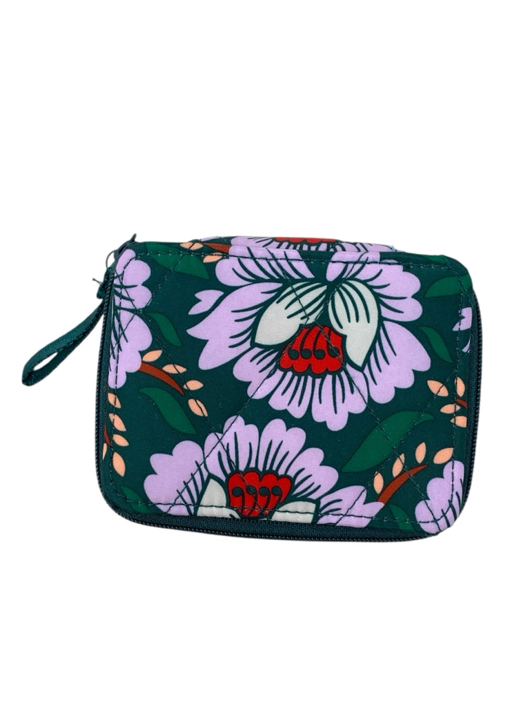 VERA BRADLEY  NEW! CASE