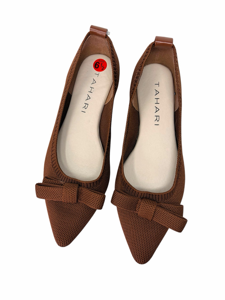 TAHARI Size 6.5 FLAT W
