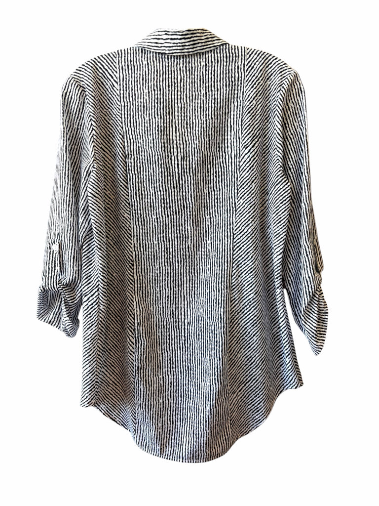 CHICO'S Size small TOP W
