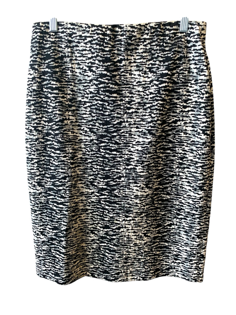 BOUTIQUE ESSENTIALS  medium SKIRT W