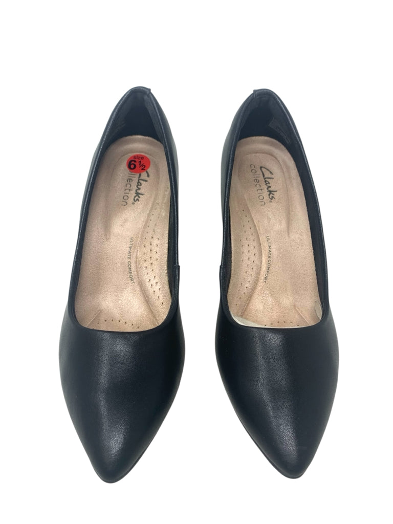 CLARKS  6.5 HEEL W