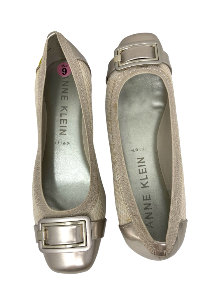 ANNE KLEIN Size 9 FLAT W