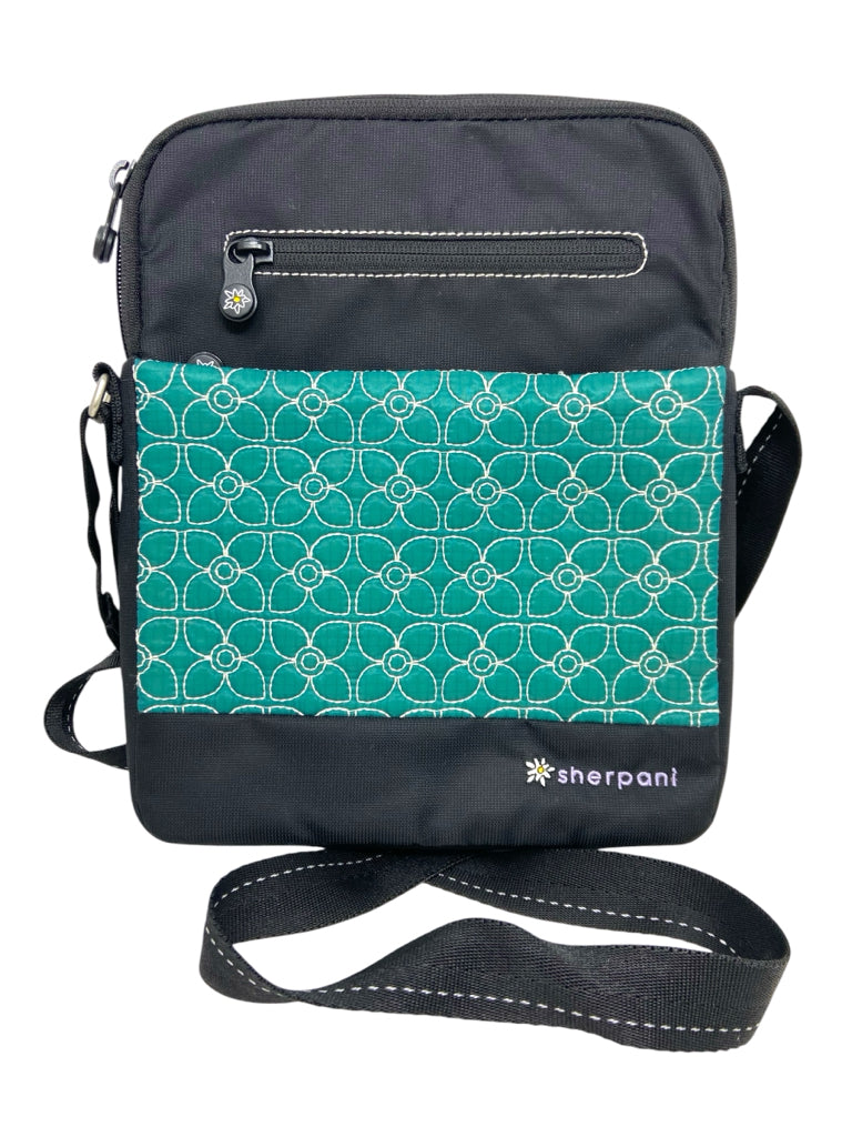 SHERPANI Size medium CROSSBODY W