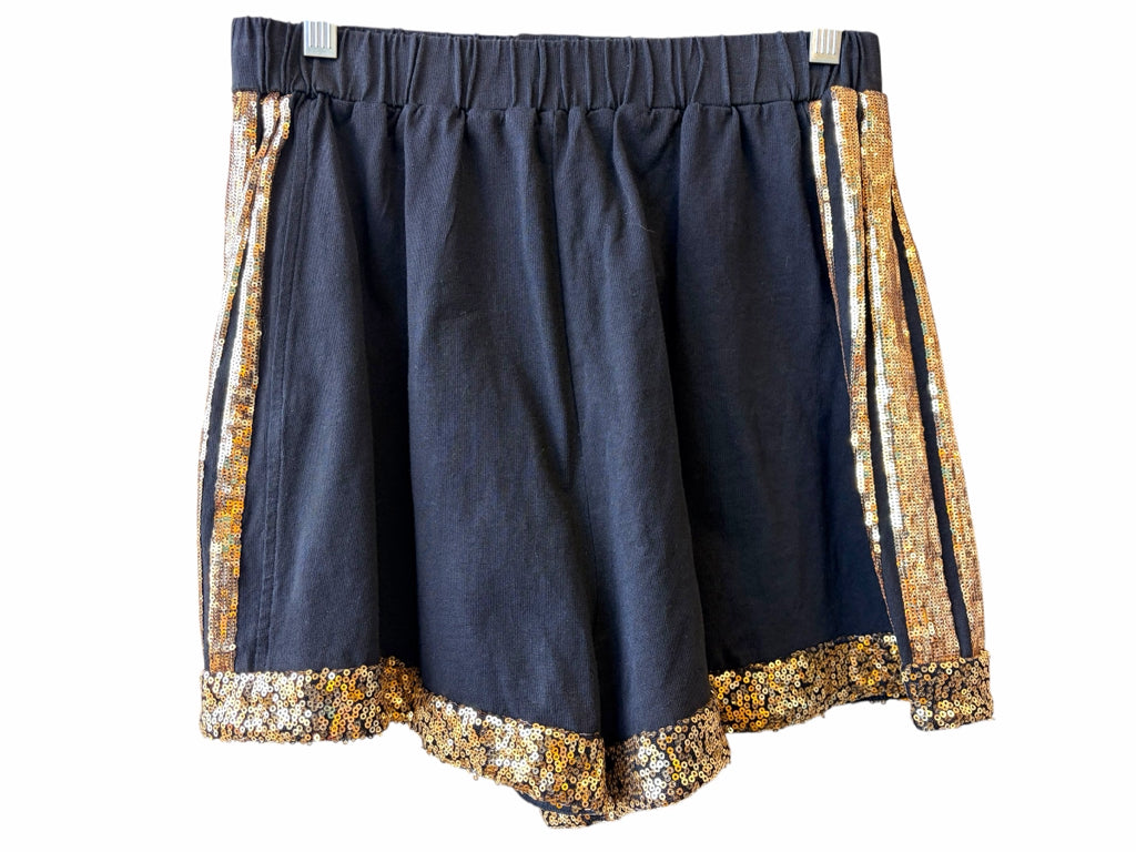 FANTASTIC FAWN Size medium SHORT W