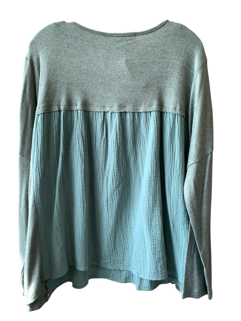 SAVANNA JANE  large TOP  W