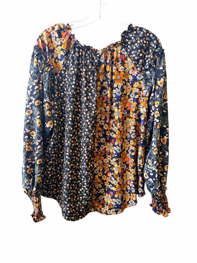 UMGEE Size small TOP  W
