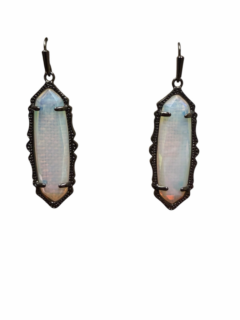 KENDRA SCOTT Size PIERCED EARRINGS