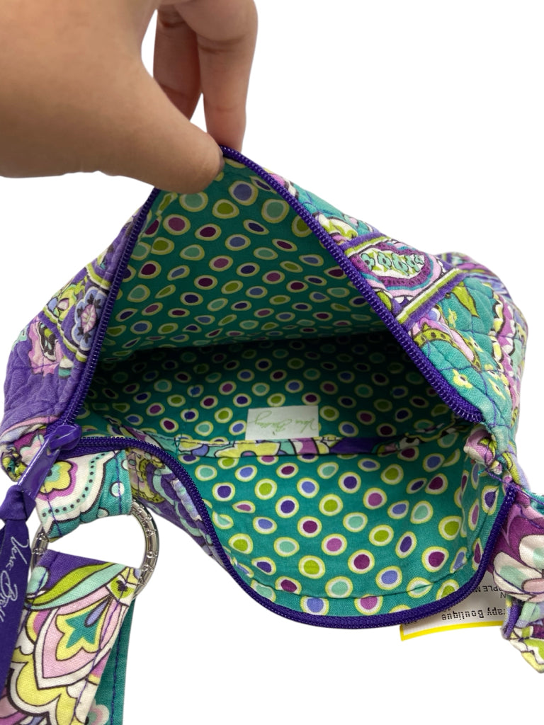 VERA BRADLEY Size large CROSSBODY W