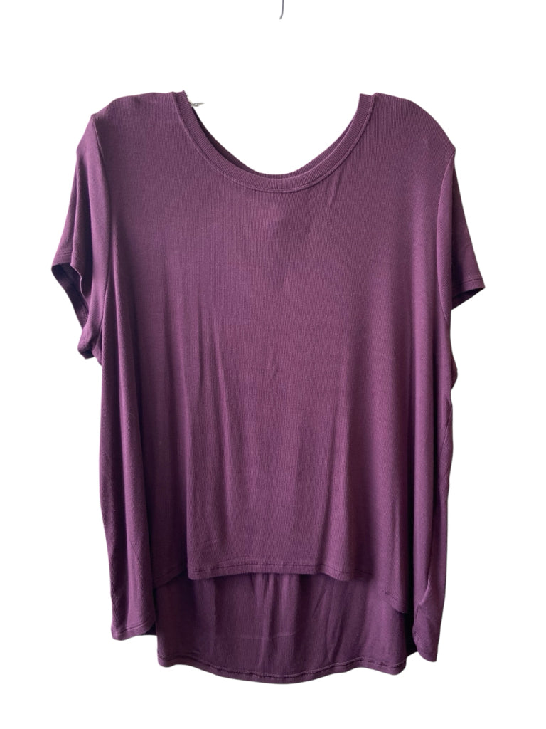 ATHLETA Size medium TOP W