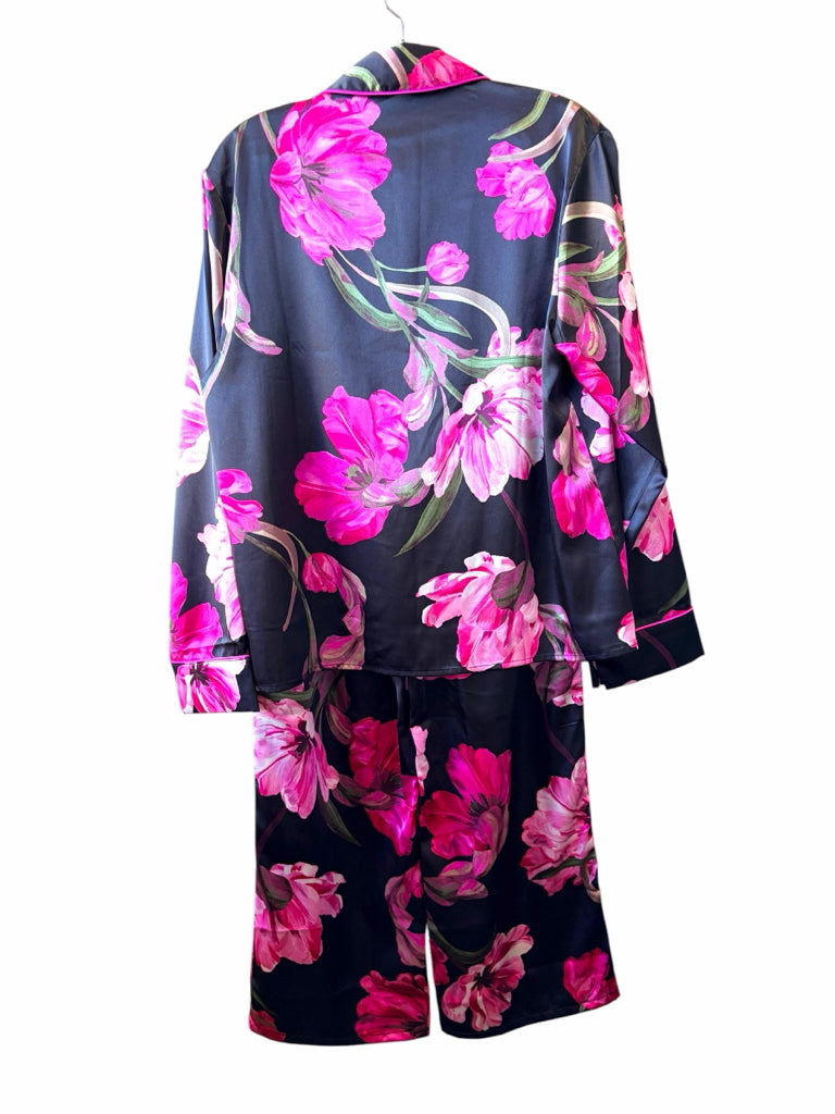 LILAC & LONDON Size small PJ SET W