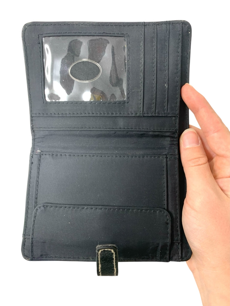 small WALLET W