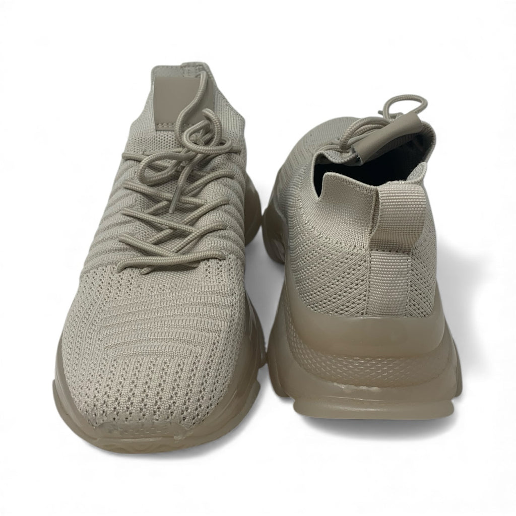 CUSHIONAIRE  9.5 SNEAKERS W